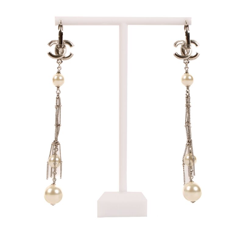 Chanel Silver Crystal Pearl Drop Earrings ○ Labellov ○ Buy and Sell  Authentic Luxury