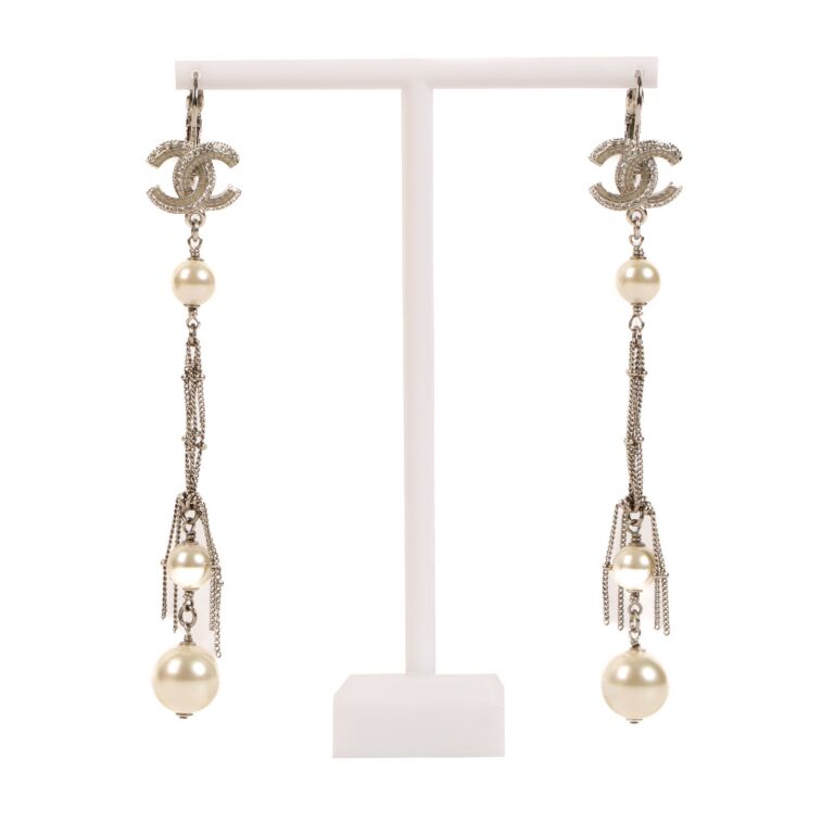 Pre owned Chanel CC Pearl Drop Earrings – Second Luv