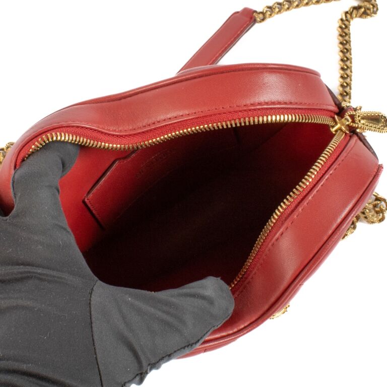 Dolce & Gabbana Red Heart Crossbody Bag ○ Labellov ○ Buy