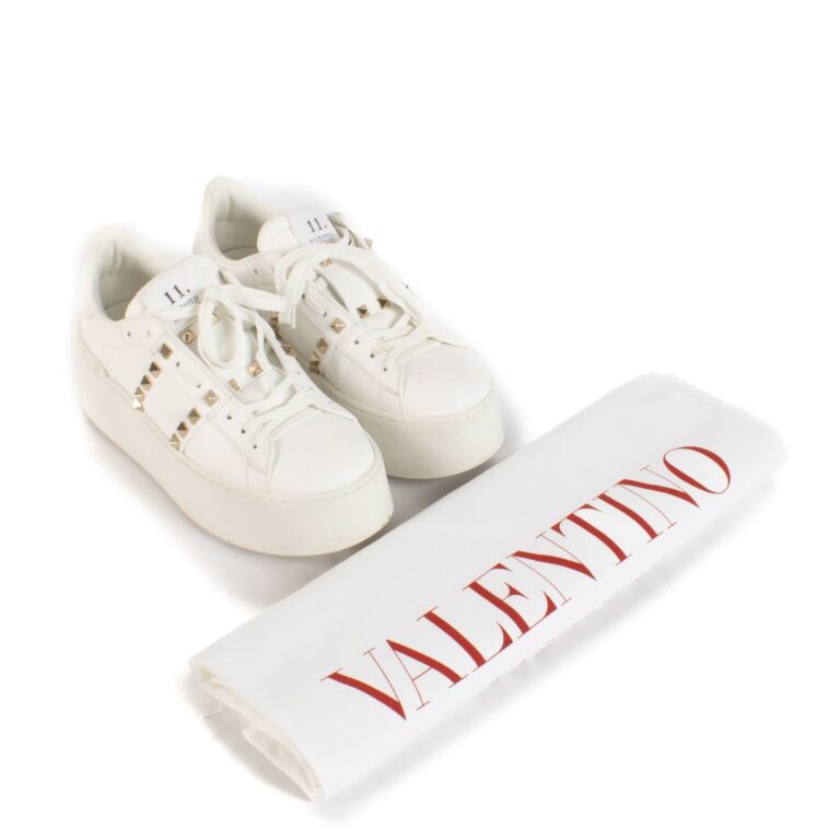 Valentino Garavani White Rockstud Untitled Leather Platform Sneakers Size 39 1 2 Labellov Buy and Sell Authentic Luxury