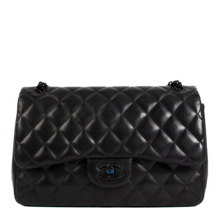 Chanel So Black Large Classic Flap Bag ○ Labellov ○ Buy and Sell Authentic  Luxury