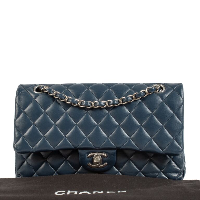 Chanel navy classic flap bag store