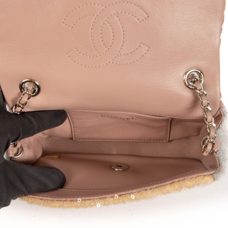 Chanel 18s sales beige