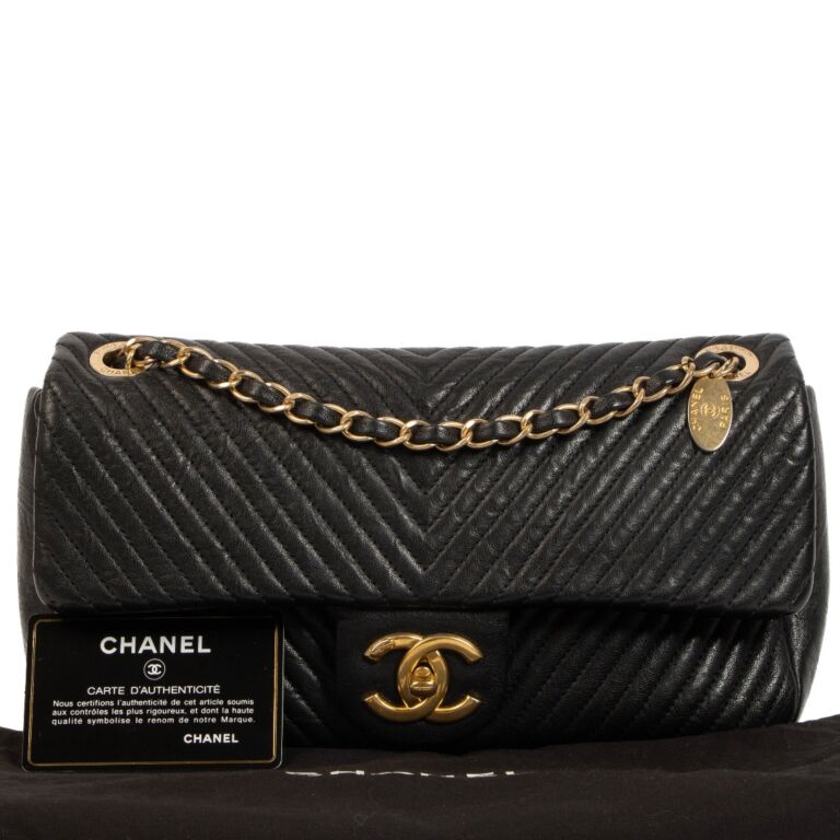Black top chevron bag