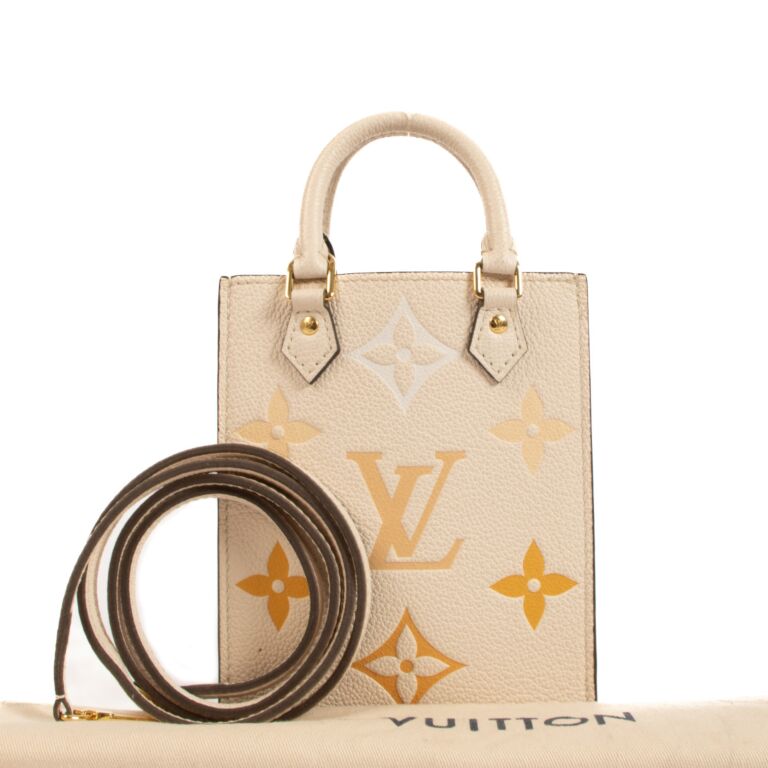 lv petit sac plat beige