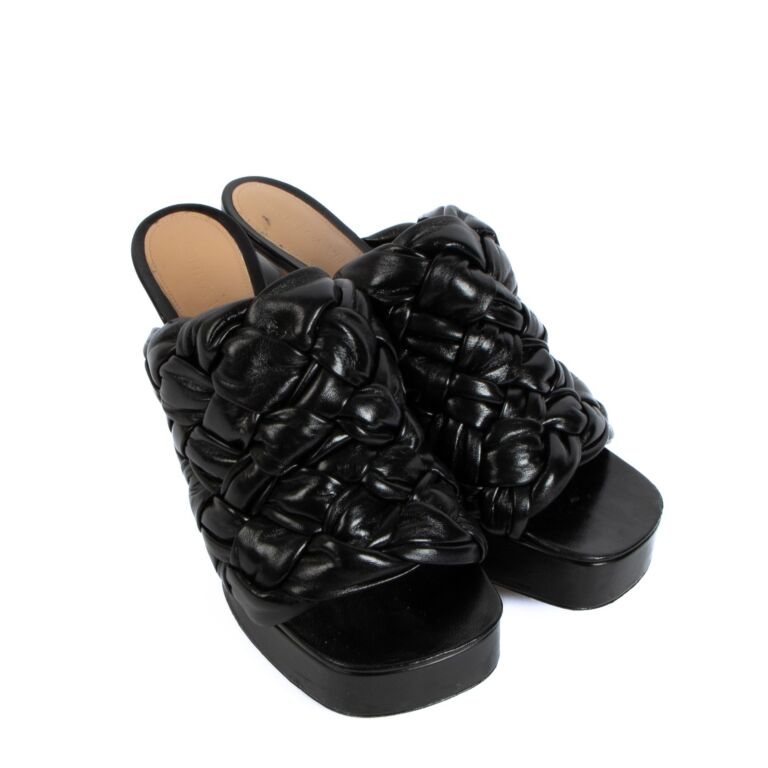 BOTTEGA VENETA ブラックレザー ミュール 37.5 Bottega Veneta Black Board Weave Mule Sandals - Size 37.5