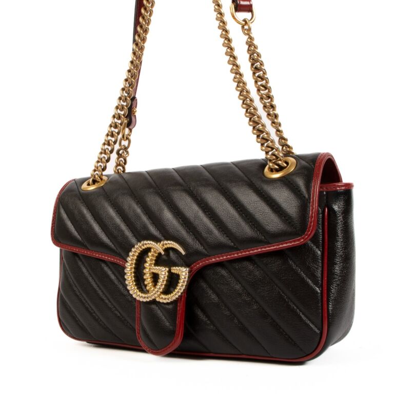 Gucci gg closure hotsell leather chain crossbody