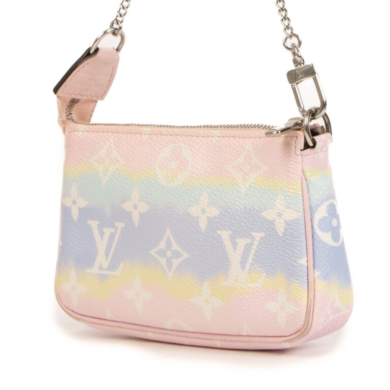 LOUIS VUITTON Escale Mini Pochette Accessoires Pastel Monogram Giant M69269  LV