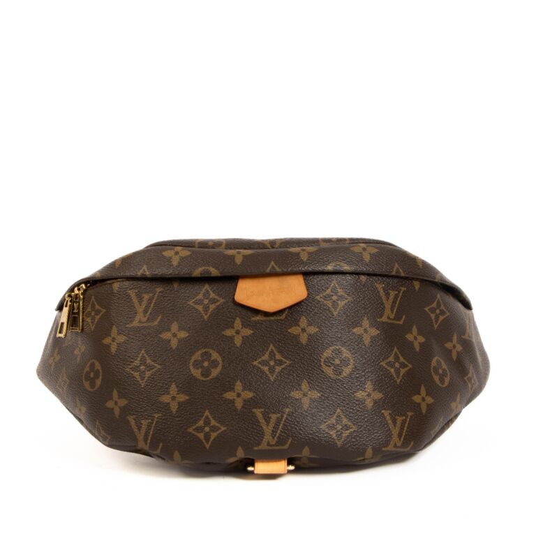 ✨NEW ARRIVAL✨ Louis Vuitton Monogram Bum Bag $4,200.00 Microchipped Material:  Monogram Hardware: Gold-tone Colour: Brown Size: 7”L x…