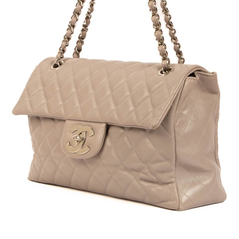 Chanel grey cheap jumbo