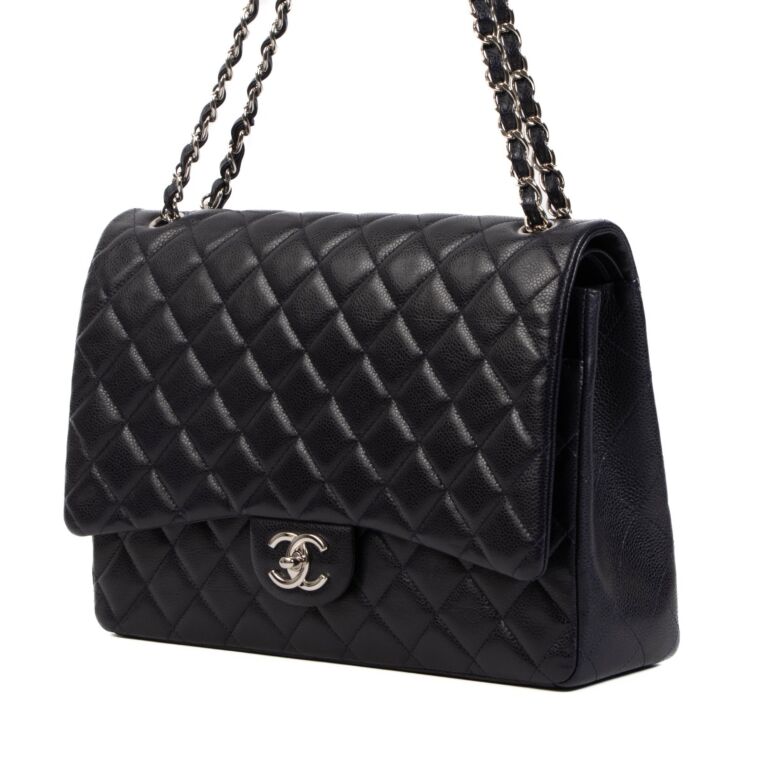 Chanel White Caviar Maxi Double Flap Bag For Sale at 1stDibs