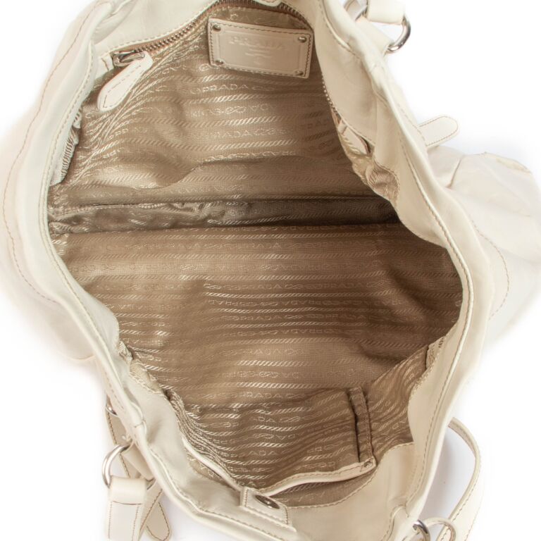 Prada White Shoulder Bag ○ Labellov ○ Buy and Sell