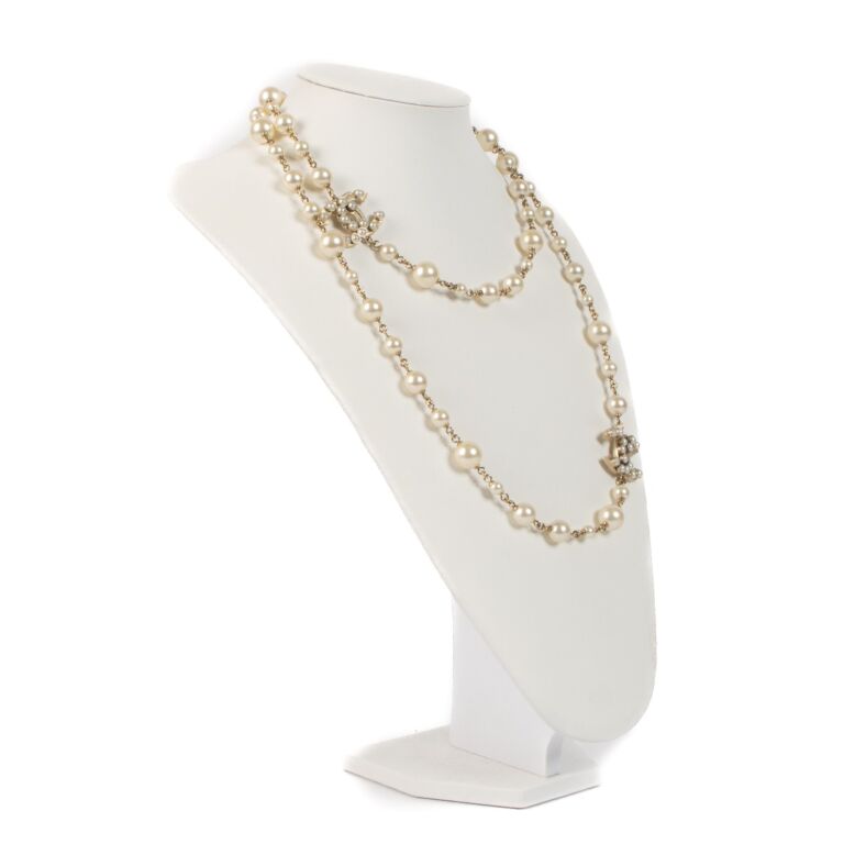 Chanel pearl necklace 2019 hot sale