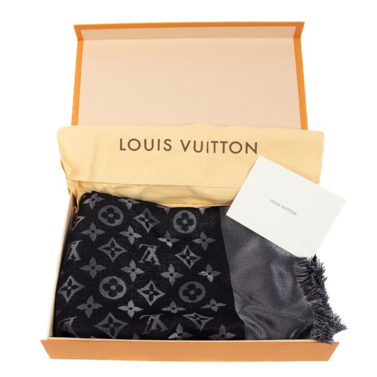 Louis Vuitton monogram shine shawl brown/gold – Lady Clara's