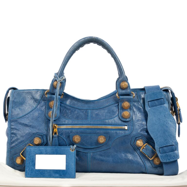 Balenciaga giant part time store