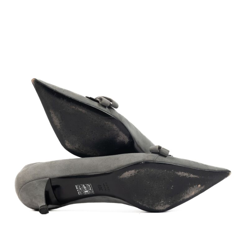 Grey suede kitten deals heel shoes