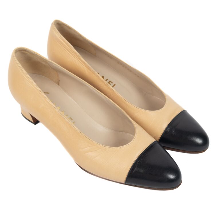 Chanel Vintage Beige Two-Tone Pumps - size 38 ○ Labellov