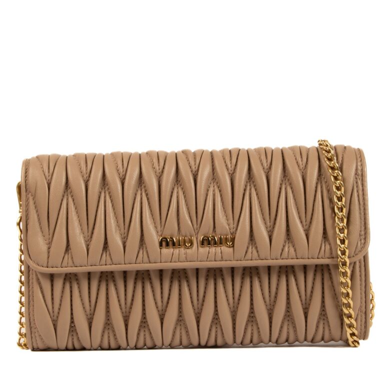 Miu miu wallet clearance on chain