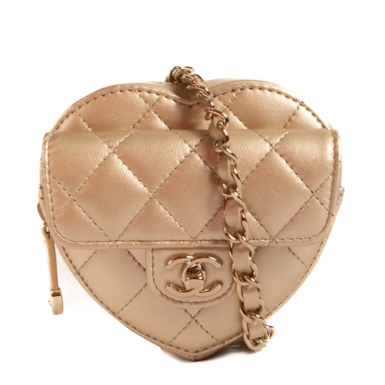 Chanel beige clutch top