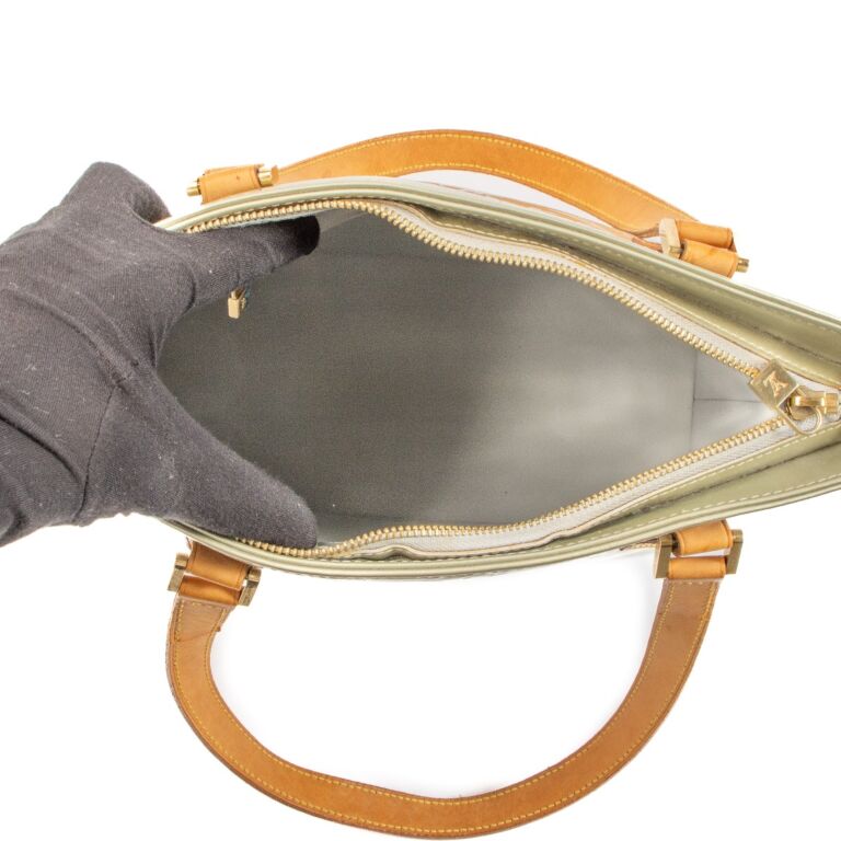Louis vuitton best sale zipper shoulder bag