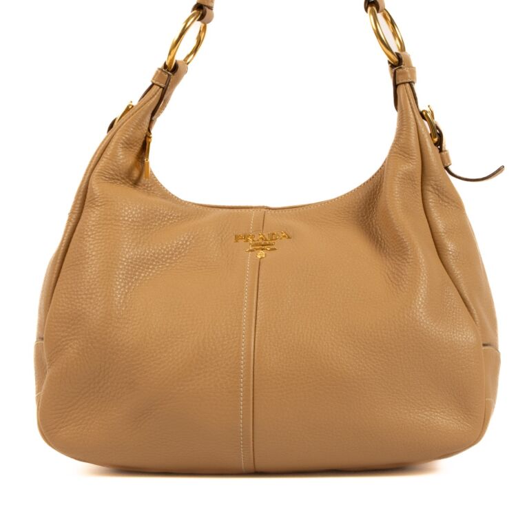 Daino leather store
