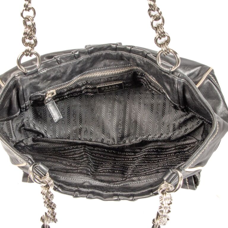 バッグ 90s PRADA llic black shoulder bag バッグ 90s PRADA llic