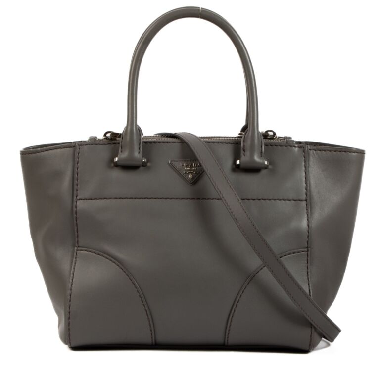 Second hand tote bags hot sale