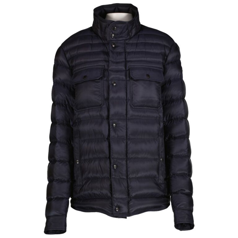 Size 5 in moncler deals