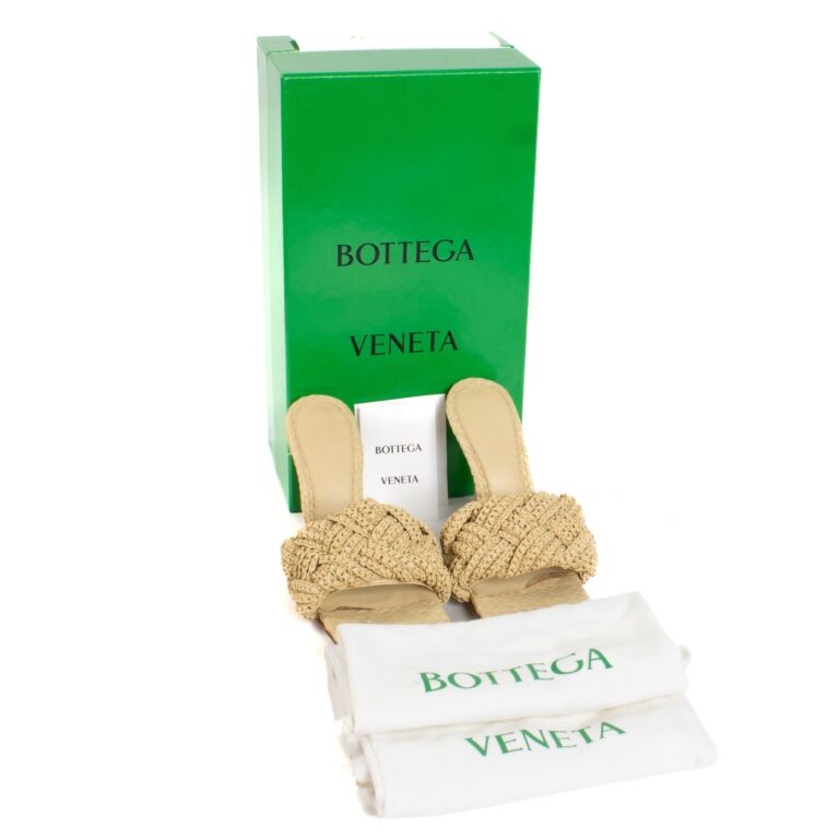 【関税&送料込】Bottega Veneta Mule Lido Sabbia BOTTEGA VENETA Lido intrecciato leather mules | NET-A-PORTER