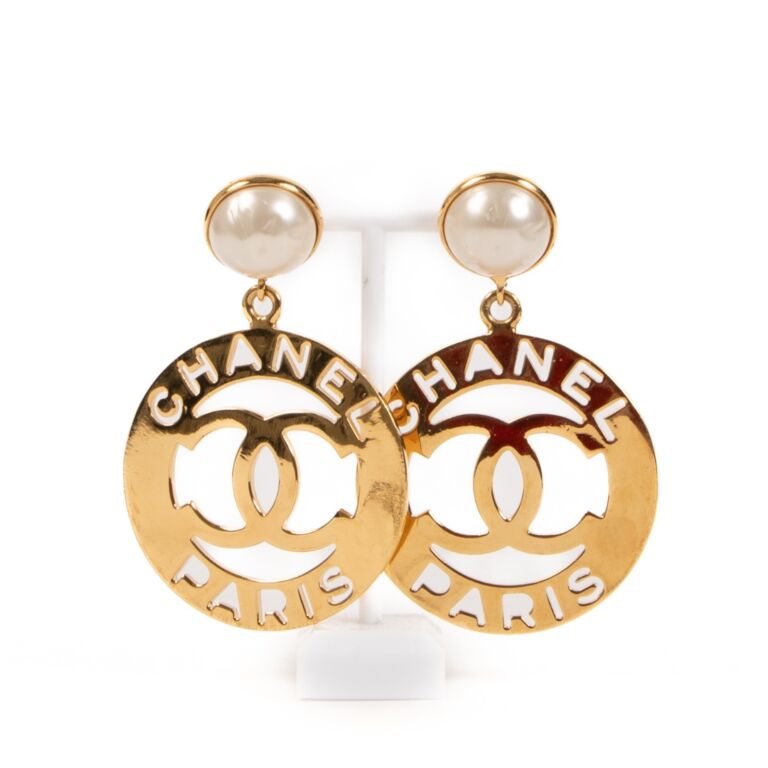Chanel Gold CC Earrings ○ Labellov ○ Buy and Sell Authentic Luxury