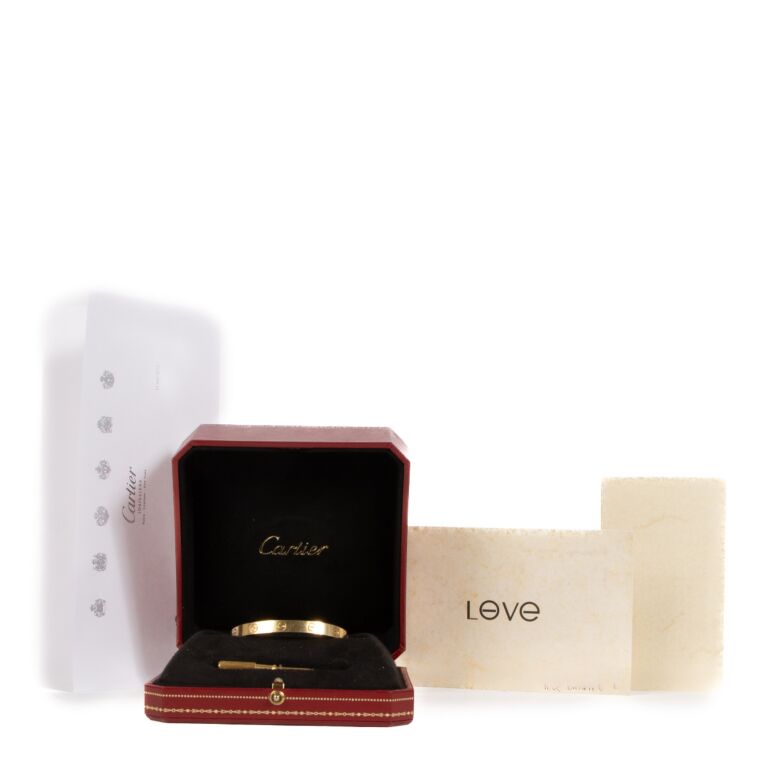 Kim Zolciak Tries To Sell Cartier LOVE Bracelet for $5K on Valentine's Day