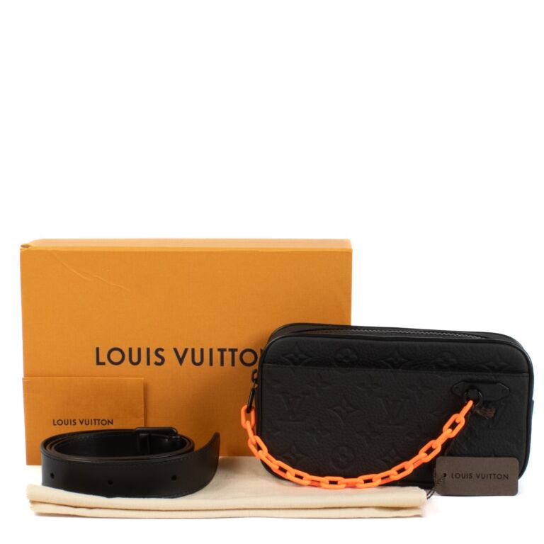 Louis vuitton volga pochette store