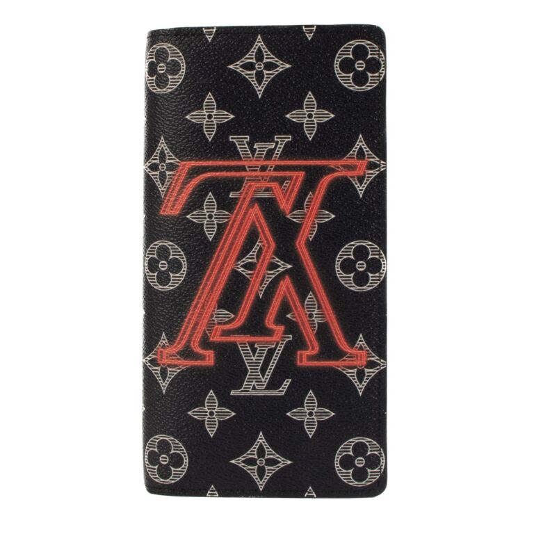 Do real louis vuitton have upside down discount logo