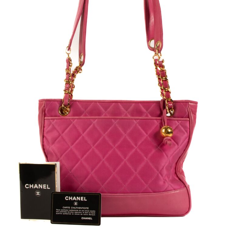 Chanel Pink Shoulder bag Labellov Buy and Sell Authentic Luxury