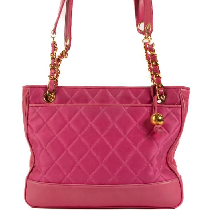 Chanel Pink Shoulder bag Labellov Buy and Sell Authentic Luxury