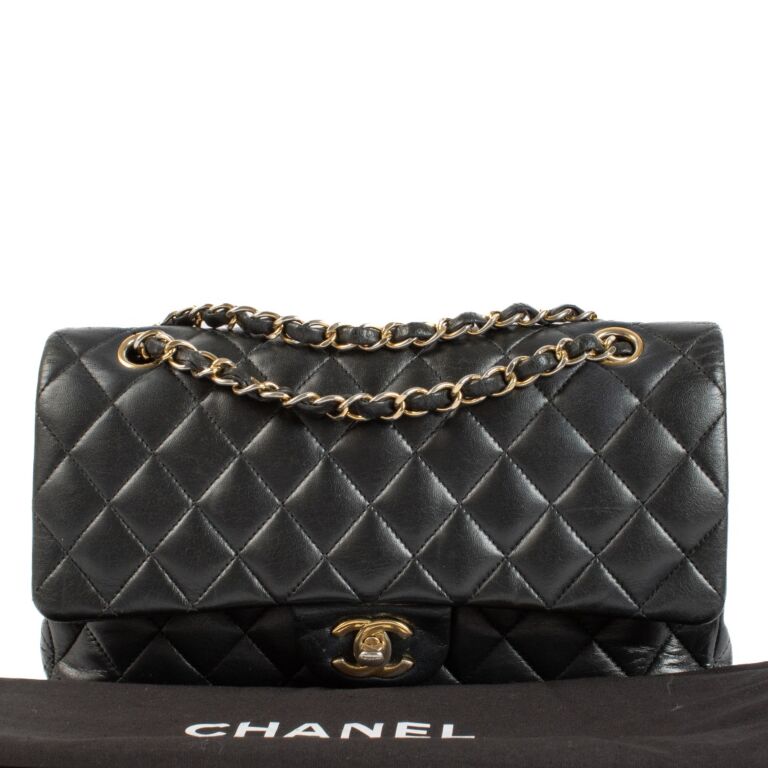 CHANEL 黒 レザー バッグ Chanel Black Medium Classic 11.12 Flap Bag ○ Labellov ○ Buy and