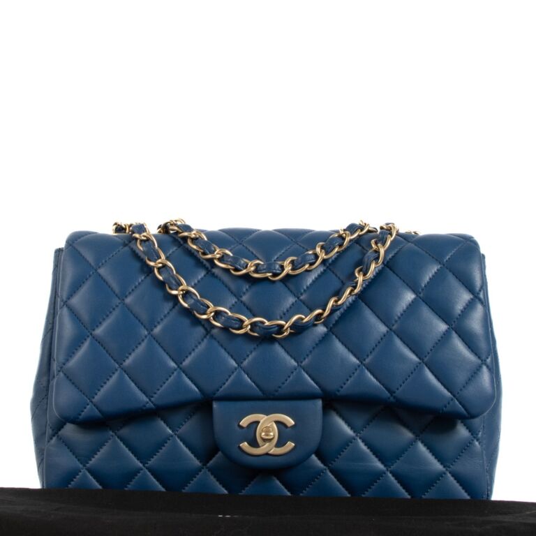 Chanel blue classic flap bag deals