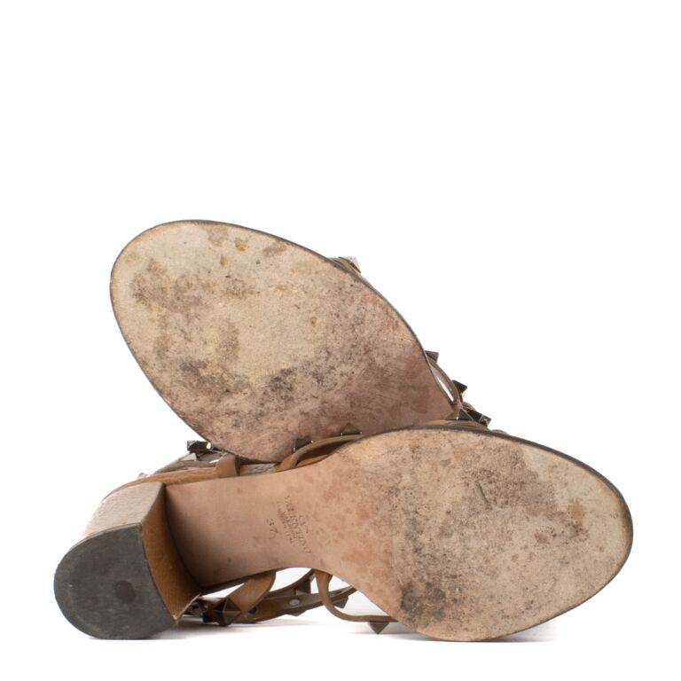 Valentino Garavani Brown Rockstud Heels - Size 37 ○ Labellov