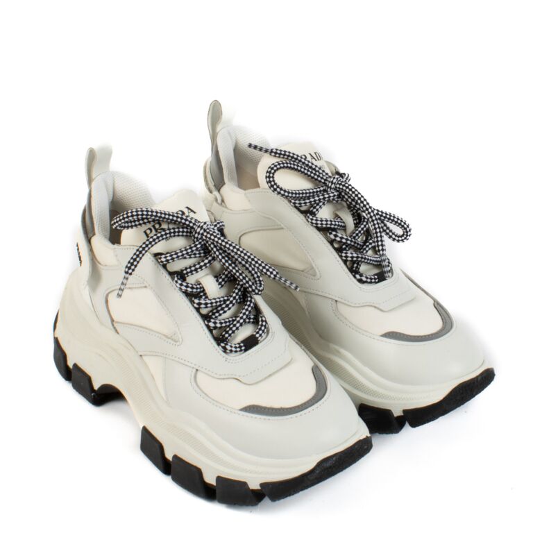 3155 白バラ Prada White Pegasus Sneakers ○ Labellov ○ Buy and Sell