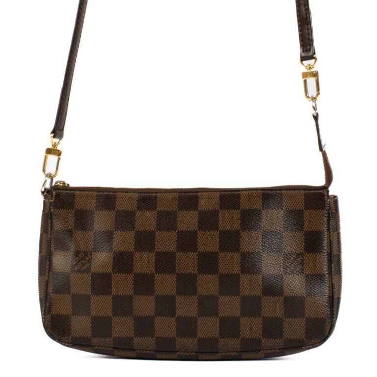 Damier pochette sale