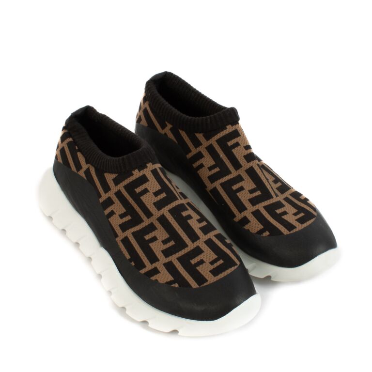 Fendi slip on black clearance