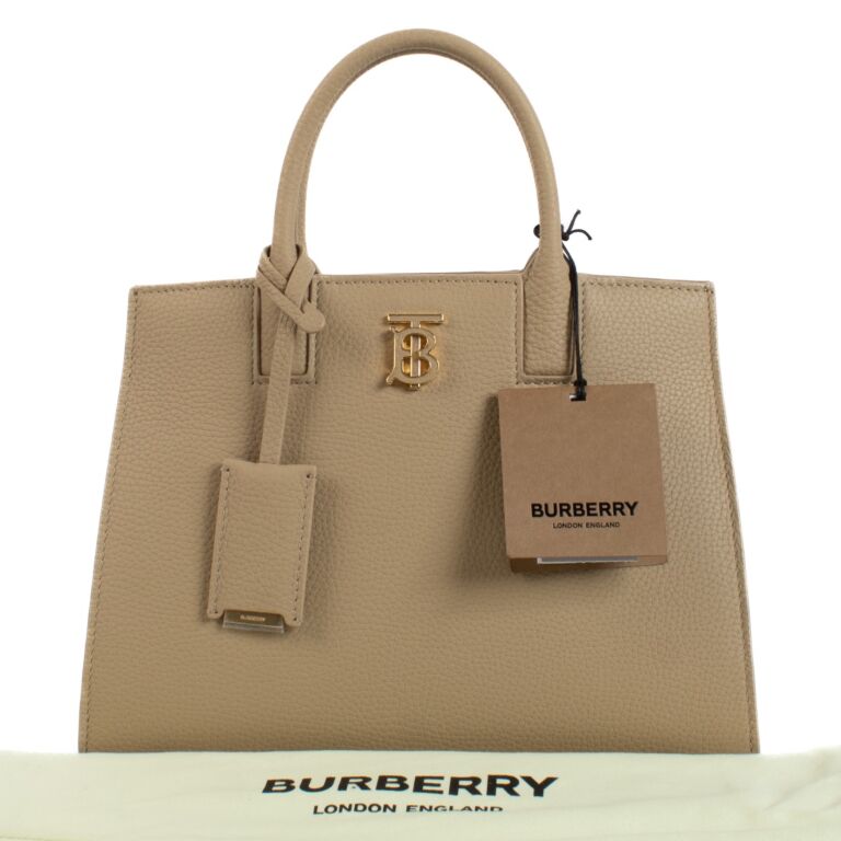 Burberry outlet online authentic deals