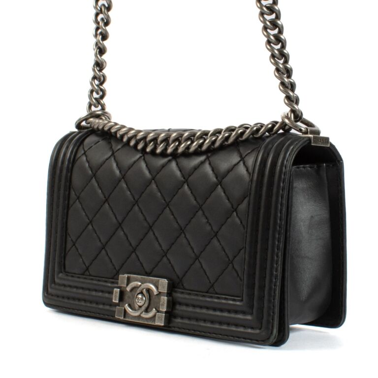 CHANEL ブラック ストライプバッグ 0143774-1.jpg
