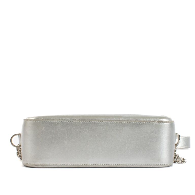 ■Roger Vivier■クリスタルバックル メタリックレザーバッグ □Roger Vivier□クリスタルバックル メタリックレザーバッグ