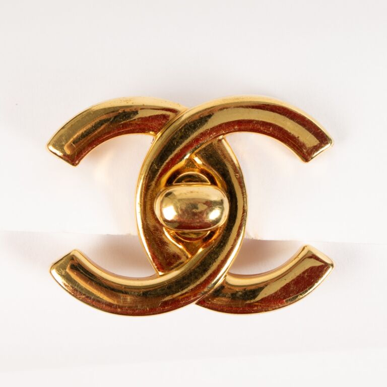 Chanel 96P Gold CC Turnlock Clasp Brooch ○ Labellov ○ Buy and