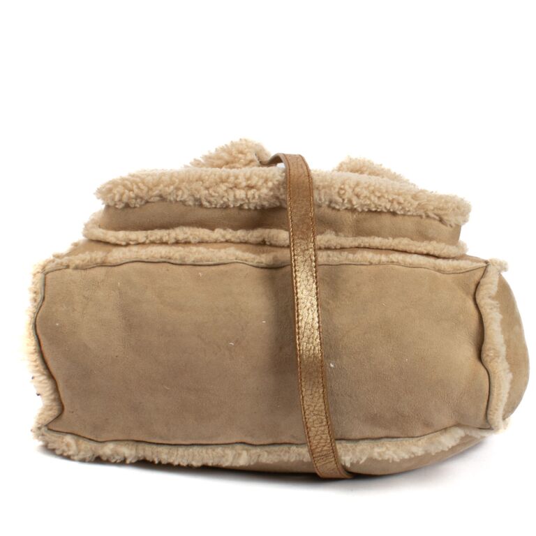 【SALE】 ◆MIUMIU◆ Shearling Tote bag トートバッグ Miu Miu Beige Shearling Bag ○ Labellov ○ Buy and Sell
