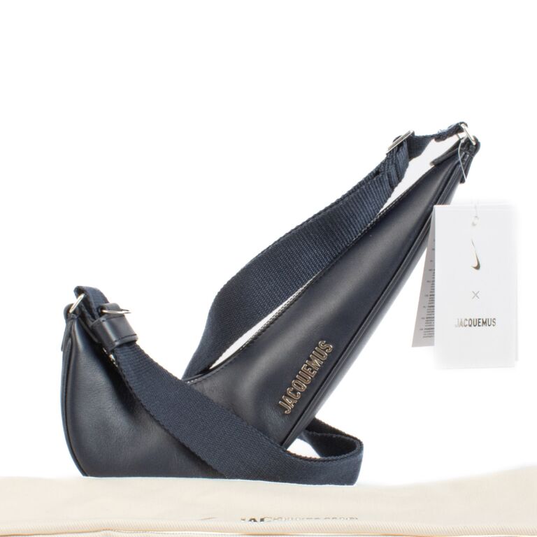 Jacquemus x Nike Navy Blue Le Swoosh Bag ○ Labellov ○ Buy