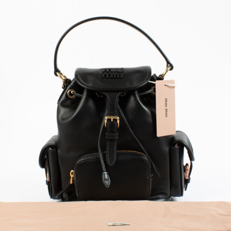 miu miu ブラックレザーリュック MIU MIU - 新品 定価以下 miumiu ミュウミュウ レザー バック