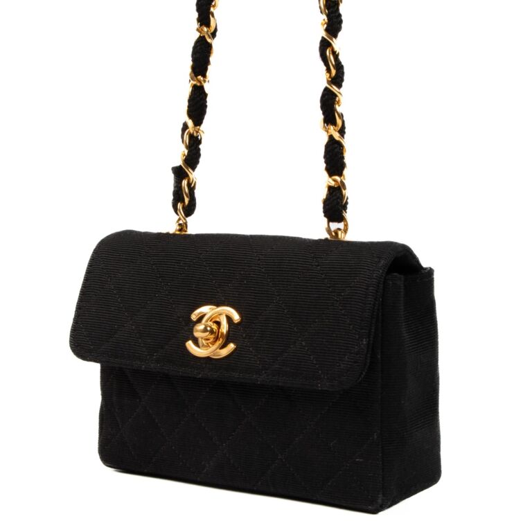 CHANEL ブラックナイロン マザーズバッグ 12%OFFメガクーポン】 シャネル マトラッセ ショルダーバッグ