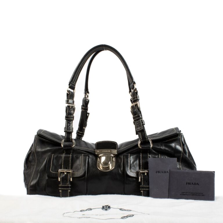 バッグ 1990s PRADA LLIC SHOULDER BAG Prada Logo Leather Crossbody Bag (Shoulder bags) IFCHIC.COM